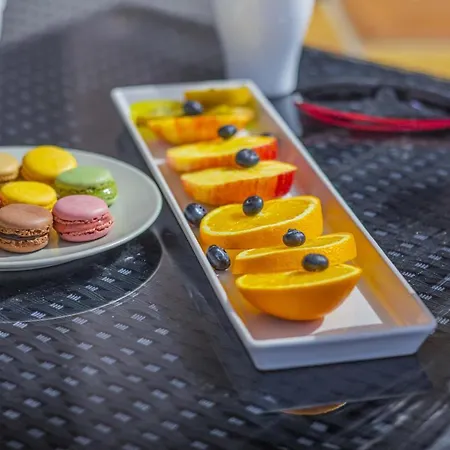 Villa Hidden Retreat / Denga