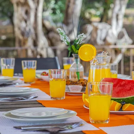 Hidden Retreat / Denga Villa *