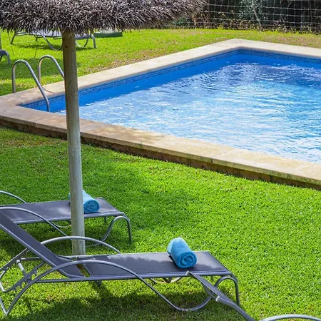 Hidden Retreat / Denga Villa