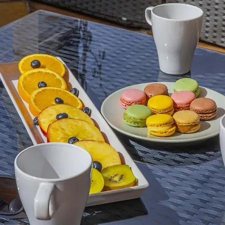 Hidden Retreat / Denga Villa