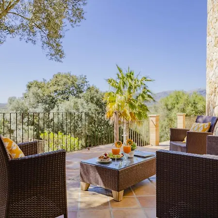 Villa Hidden Retreat / Denga