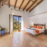 Hidden Retreat / Denga