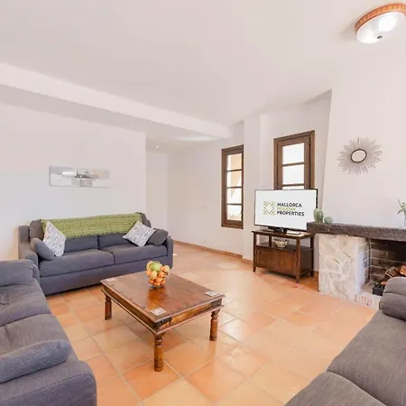 Hidden Retreat / Denga Villa