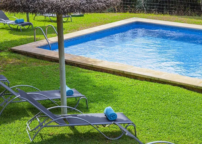 Hidden Retreat / Denga Villa