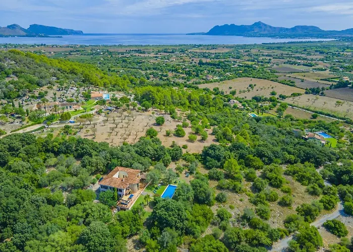 Hidden Retreat / Denga Villa *