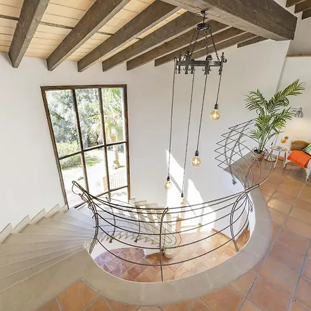 Вилла Hidden Retreat / Denga